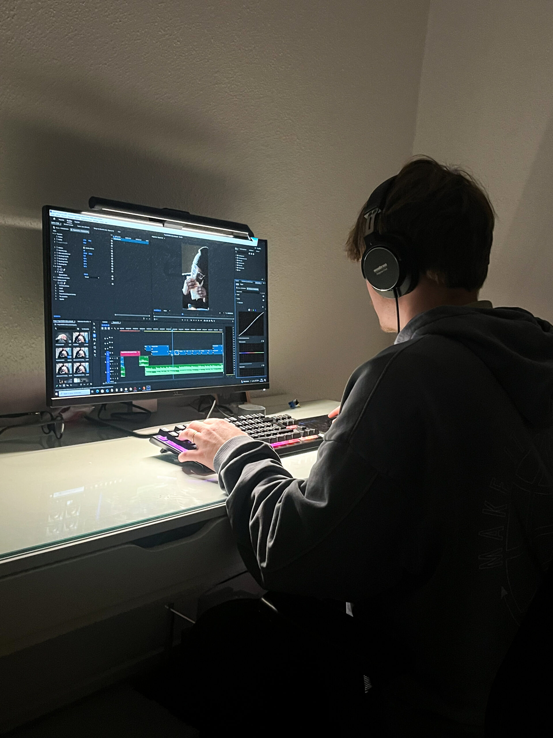 87DAABA9-F315-4CD6-AA27-937F743AA949